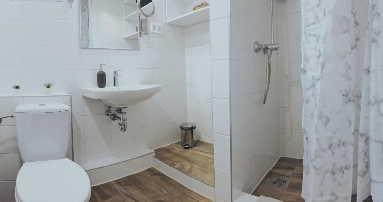 Tramini Apartmanok Eger Eksteriør bilde